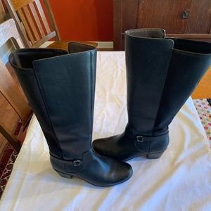 CLARKS Women's Emslie Wide Calf Boot Sz 8.5